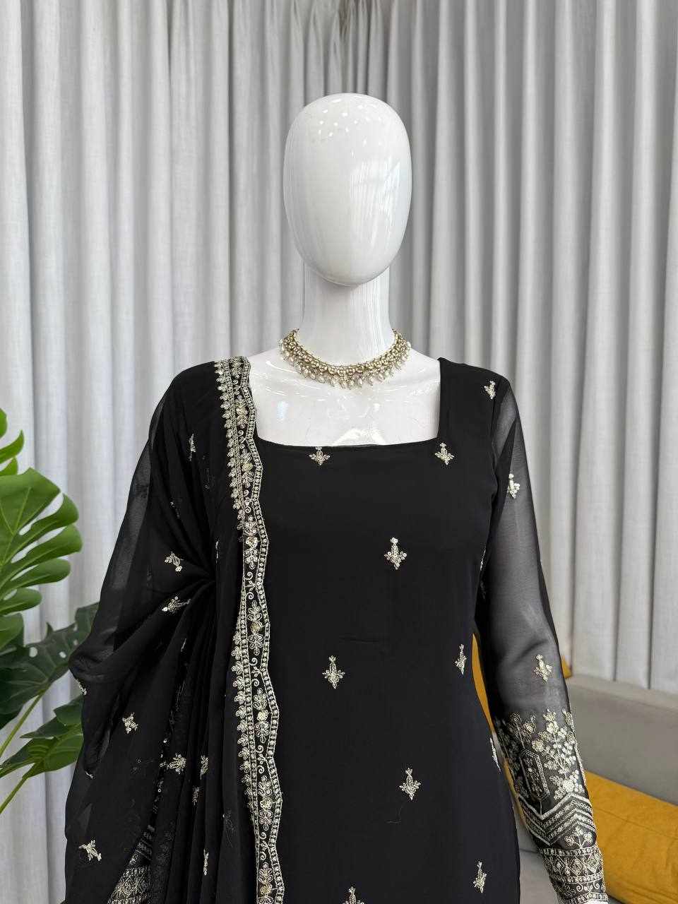 RTC 5947 New Modern Designed Black Dress