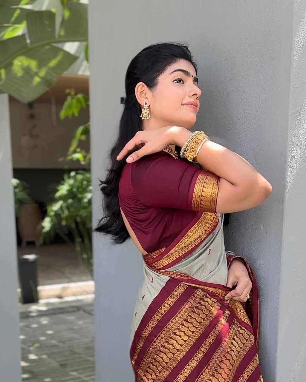 Graceful Drape Rich Texture And Elegant Designed Saree