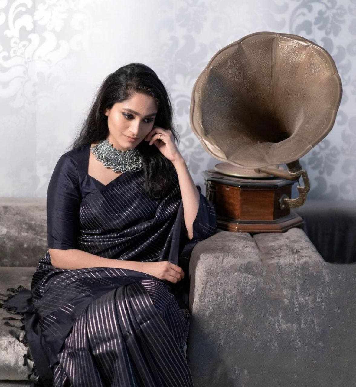 KP 6097 JACQUARD WORK ON SAREEE