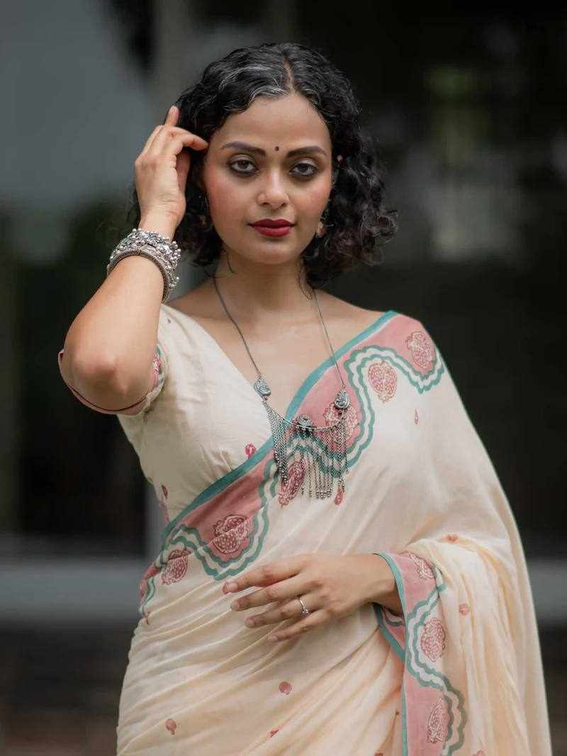 KP-W 351 Classic Digital Printed Saree