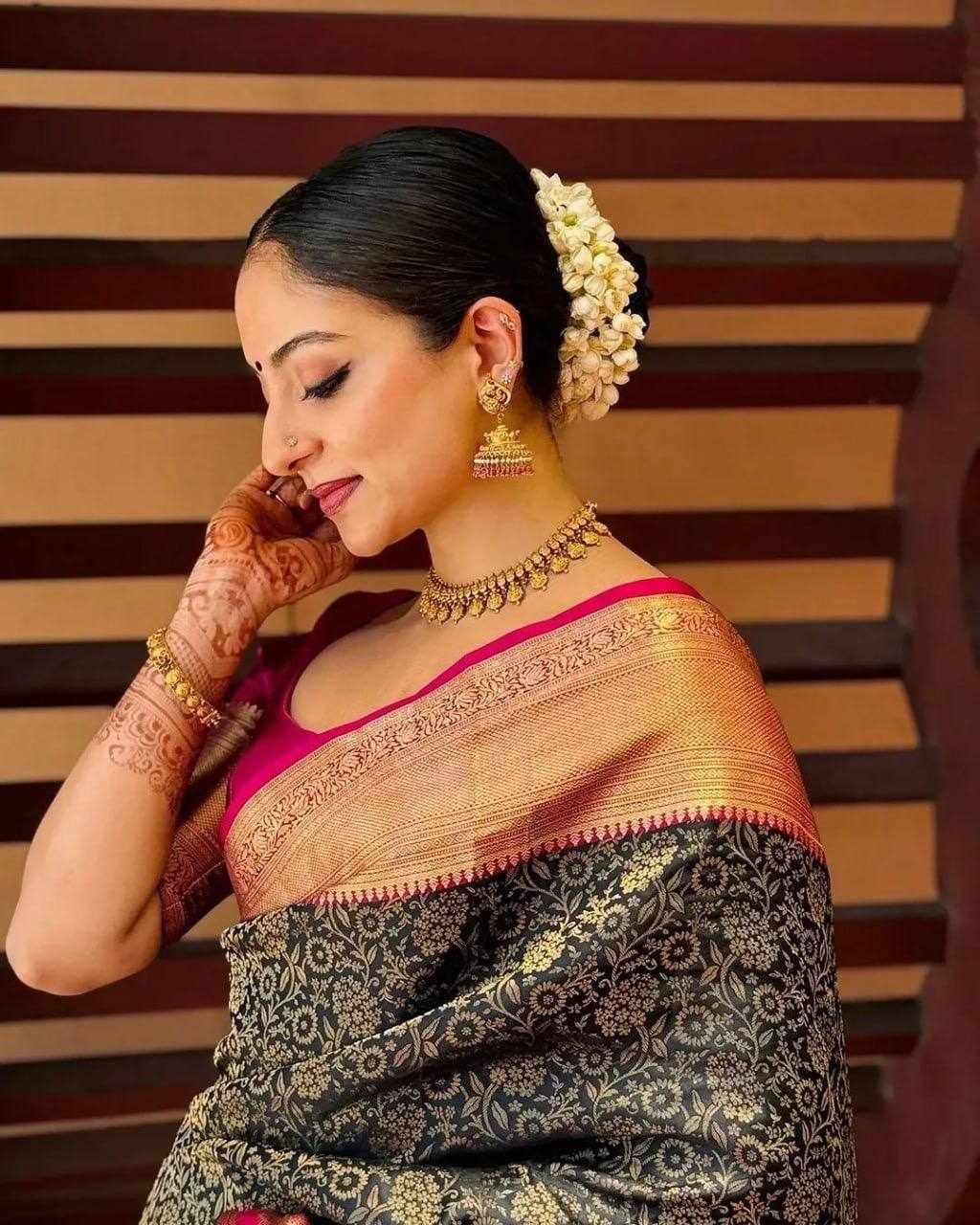 KP 6091 Step Into Grace With This Beautifully Designed Saree