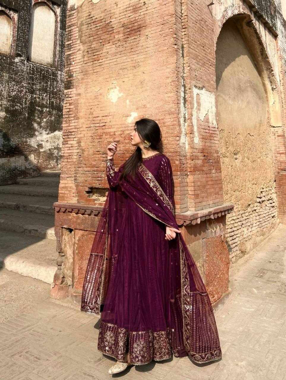 KD 1596 New Designer Classy Gown