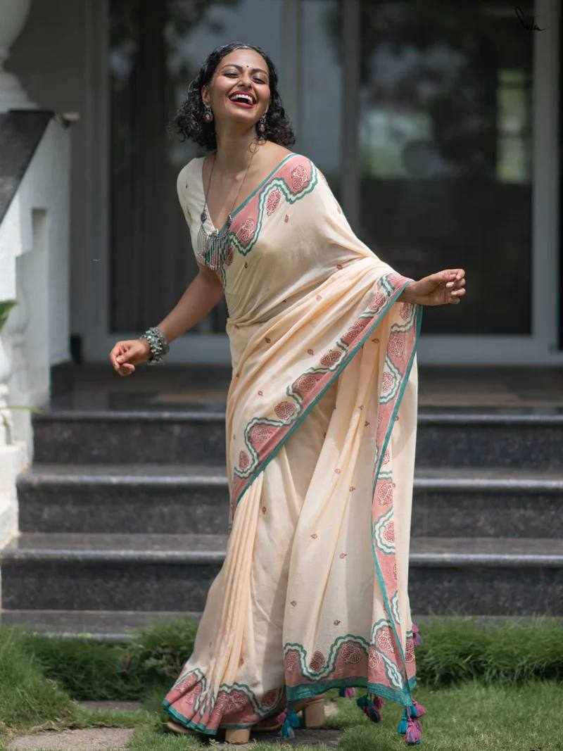 KP-W 351 Classic Digital Printed Saree